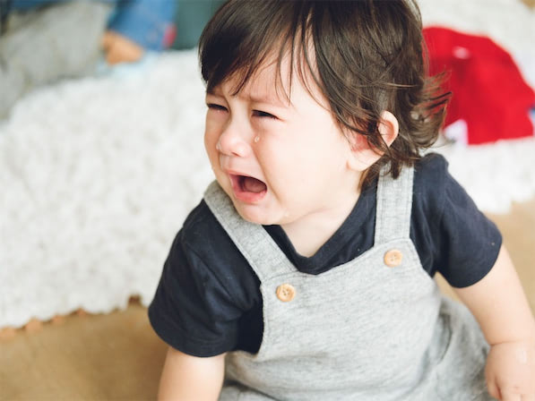 突発性発疹で赤ちゃんが不機嫌になるのは発疹のかゆみのせい 対処法は 小児科医監修 Baby Mo ベビモ