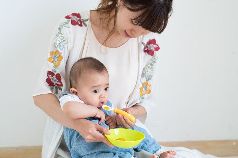 離乳食　初期　食べさせ方