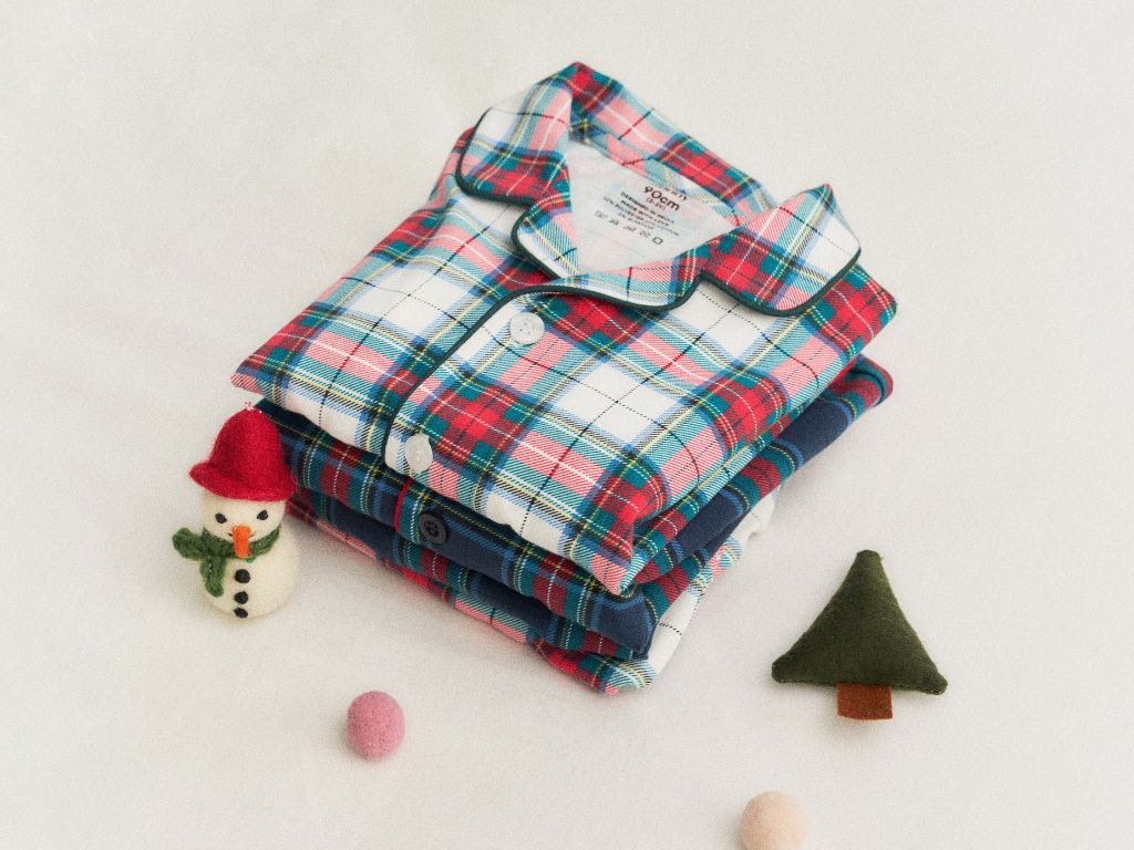 コニー ホリデー タータンチェック パジャマ セット 大人用 子供用　新品未開封 プレスリリース：Konnyのホリデーコレクションで、家族の冬をもっと